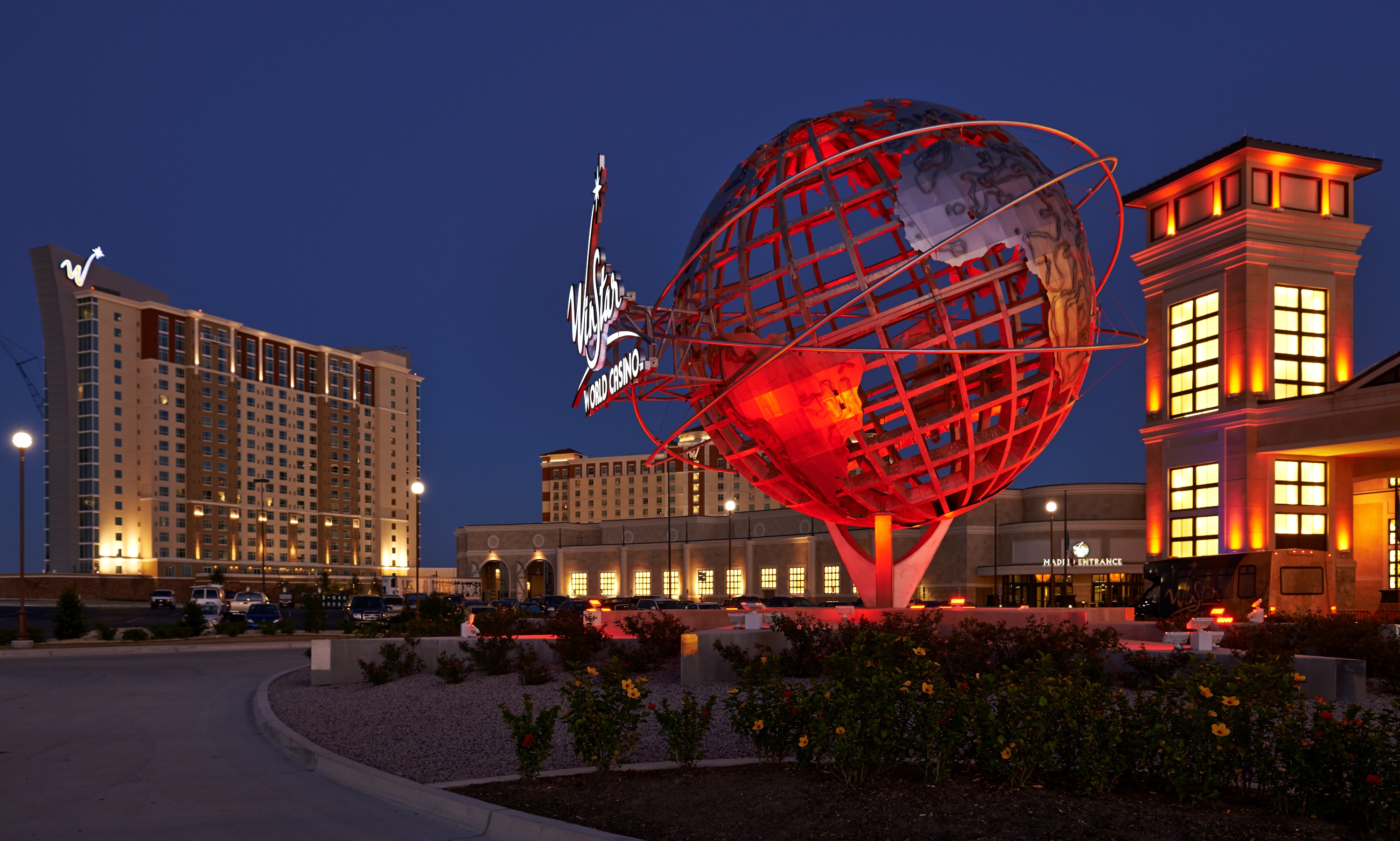 WinStar World Casino: Oklahoma's Glittering Oasis – More Than Just Slots!